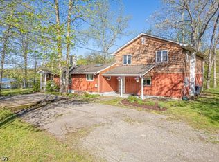 24 Burgher Rd, Highland Lakes, NJ 07422