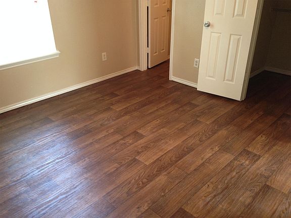 2nd image of 1009-1011 Advance St