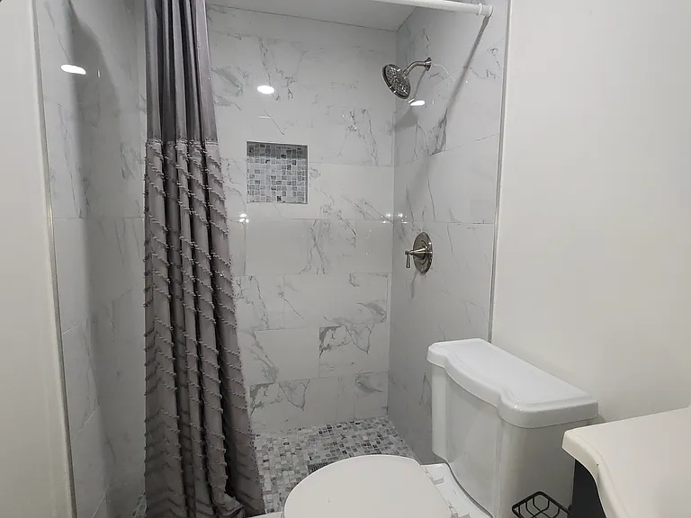 1005 W Grace St — Photo 8