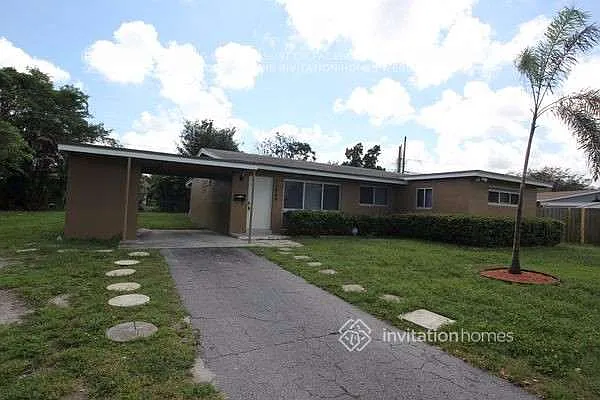 1848 SW 37th Ave — Photo 2