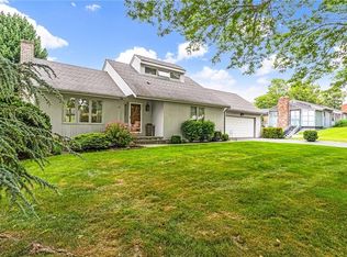 27 Tobin Ln, Bristol, RI 02809