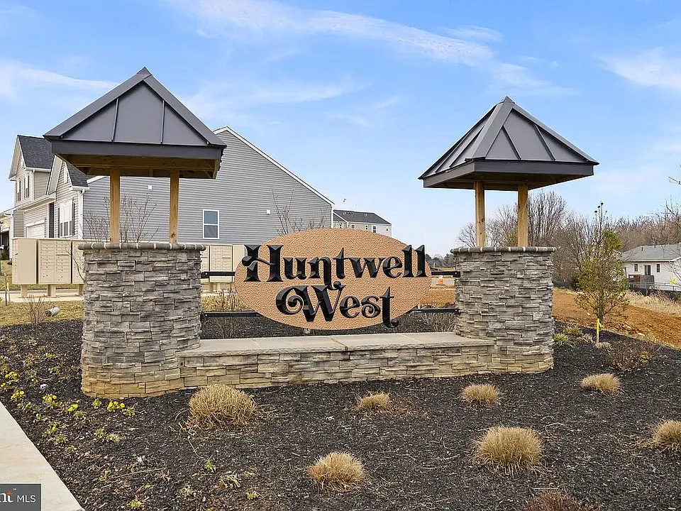 319 Huntwell West Blvd
