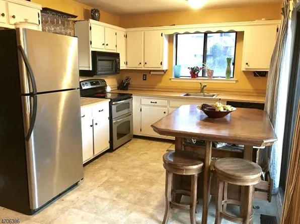 7130 Dell Pl #130, Stanhope, NJ 07874