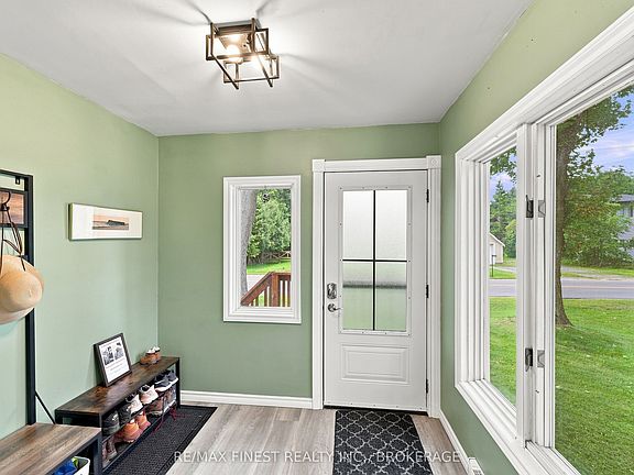 4th image of 6074 Bank St