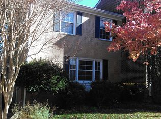 8344 Glastonbury Ct, Annandale, VA 22003