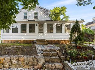 17 Coddington Rd, Centerville, MA 02632