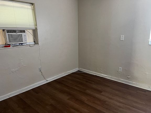 3rd image of 42 Princeton Ave