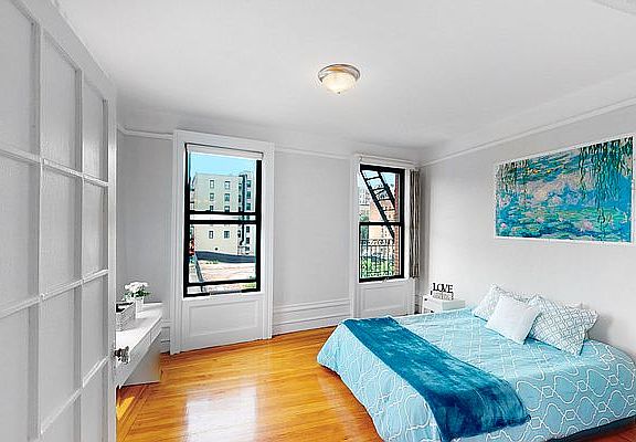 4th image of 4260 Broadway APT 400