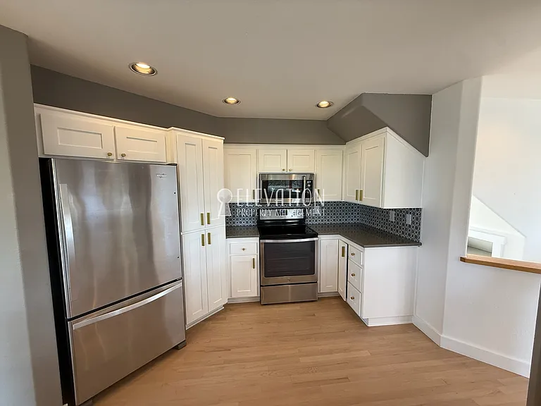 1955 NW Brogan — Photo 12