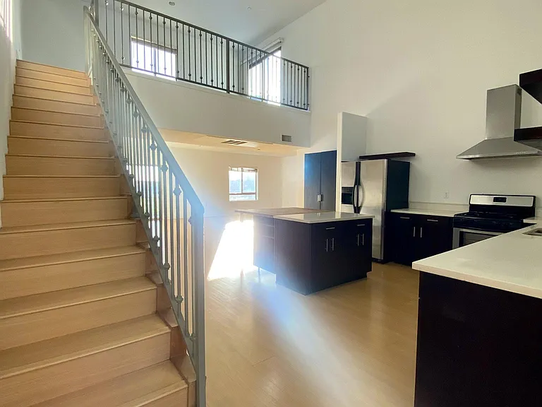5232 Satsuma Ave #302 — Photo 5