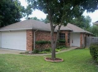 105 Streamside Dr, Desoto, TX 75115