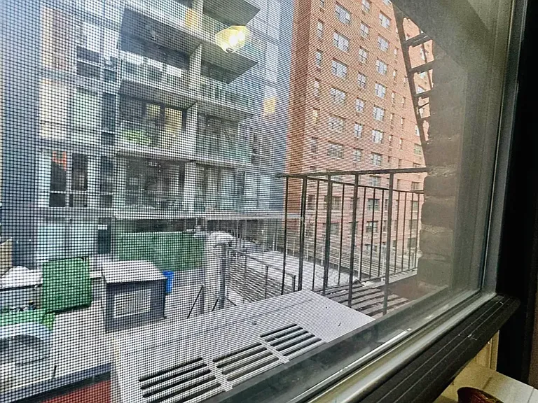 305 E 95th St #3D — Photo 17