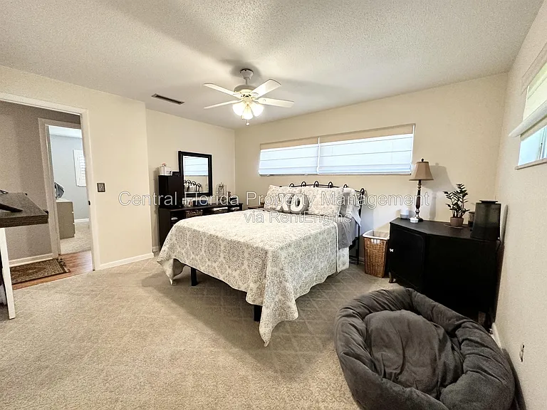 3137 Thistlehill Dr — Photo 2