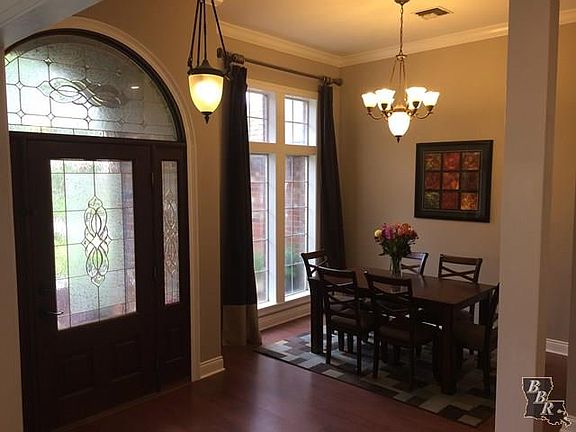 2nd image of 319 Lake Crescent Cir