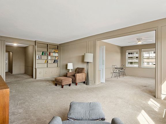 From this corner of the living room you see the fo