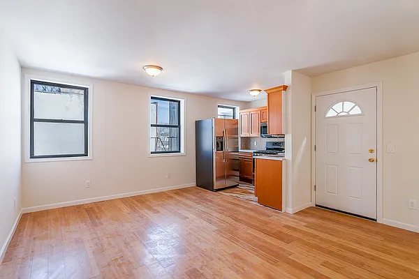 Rented by Tesla Realty Group LLC | media 28