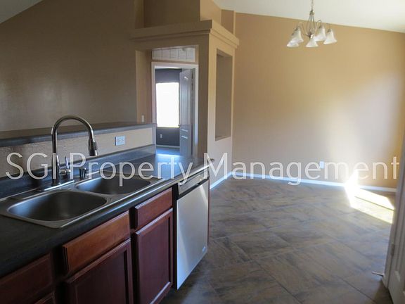 5th image of 2170 N Cintino Pl