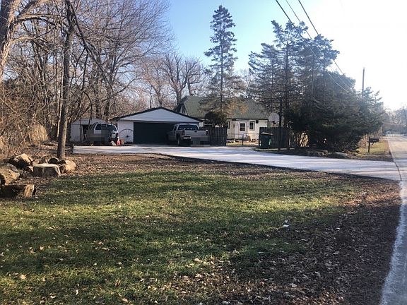 3rd image of 12736 N Shoreland Pkwy