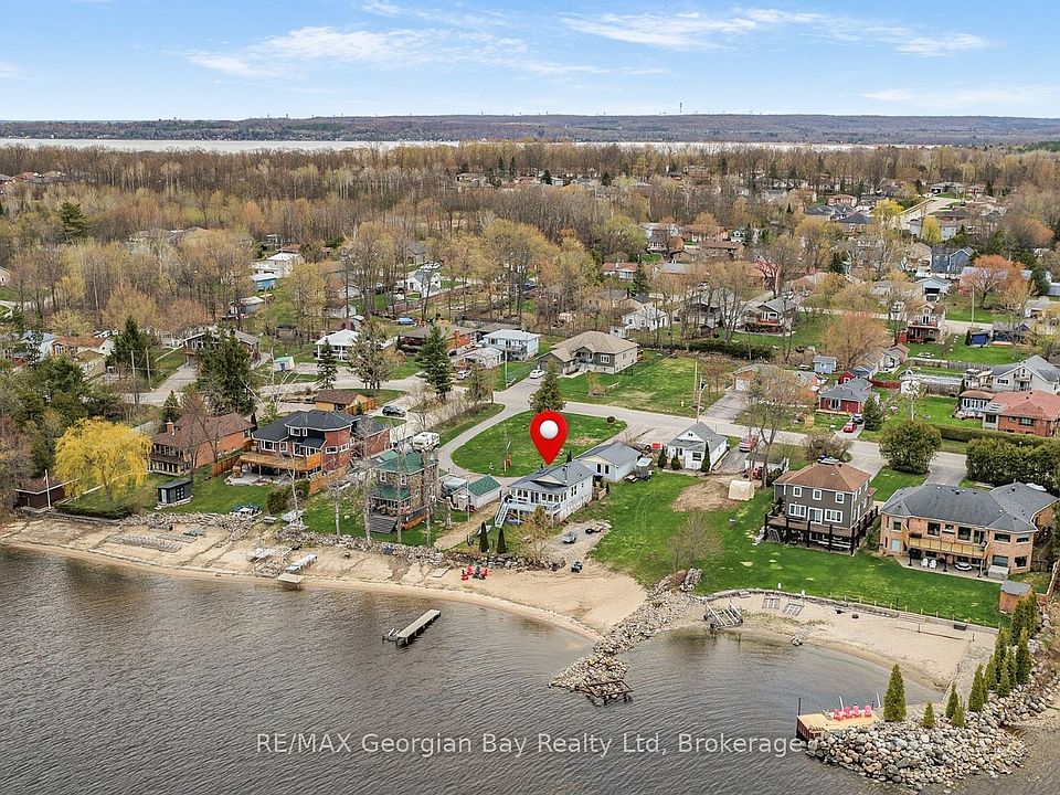 1st image of 12 Robins Point Rd