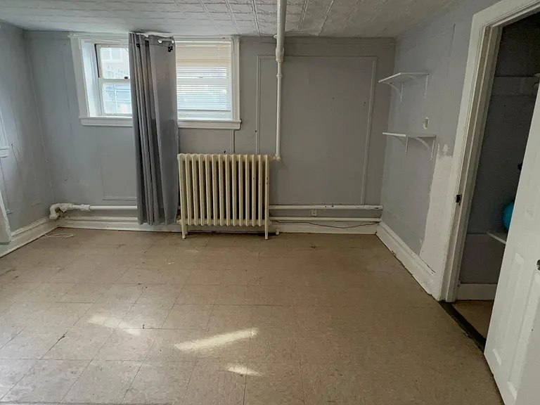 729 Noble Ave #W — Photo 5