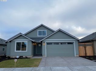 1847 SE Blueberry St #27, Dallas, OR 97338