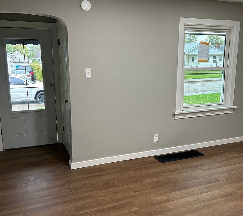 3515 Lillie St, Fort Wayne, IN 46806 | Zillow