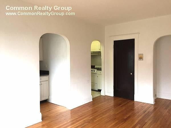 2nd image of 121 Highland Rd #123
