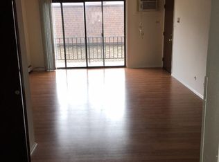 3498 Salem Walk APT B2, Northbrook, IL 60062