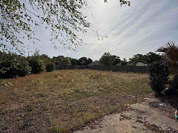 3rd image of 5589 Colinas Verde Dr