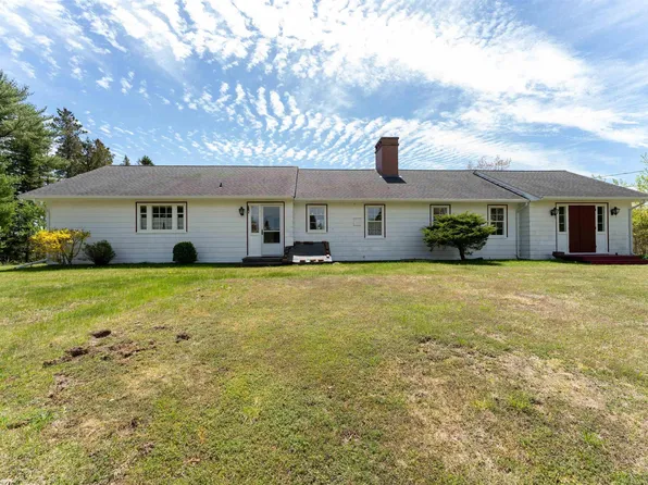 41 Eisnor Rd, Chester, NS B0J 1K0