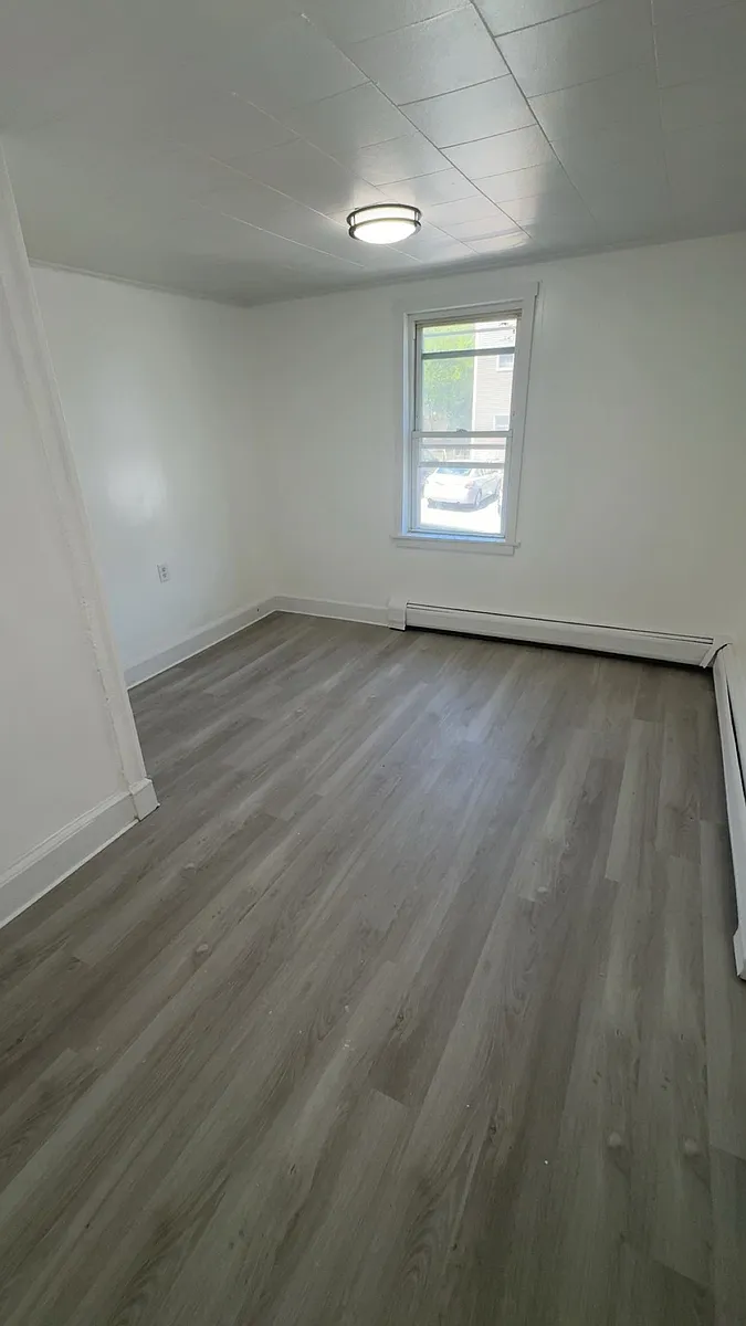 Building Photo - 88 Linden St #1N