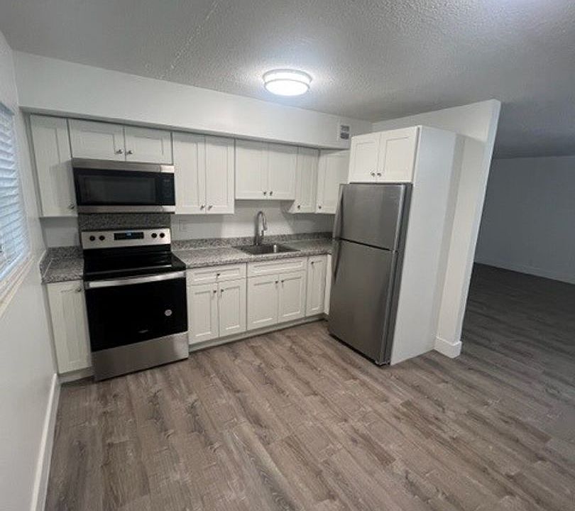 1st image of 2500 Johnson St APT 10