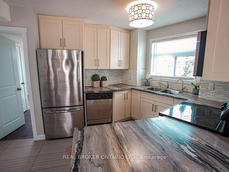 489 East Ave #B — Photo 11