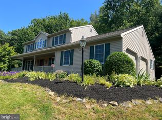 106 Edgewood Dr, New Holland, PA 17557