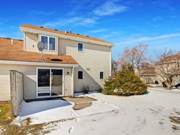 121 Plum Creek Dr, Schererville, IN 46375