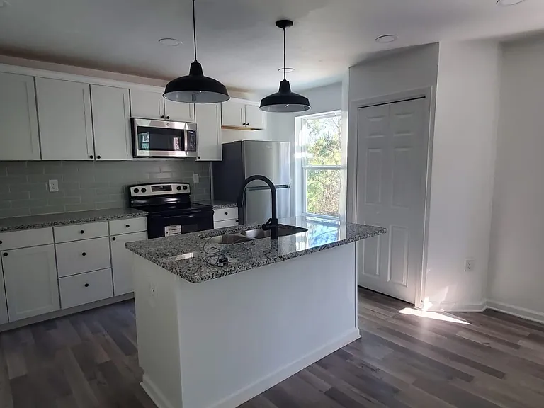 419 Creekstone Dr — Photo 6