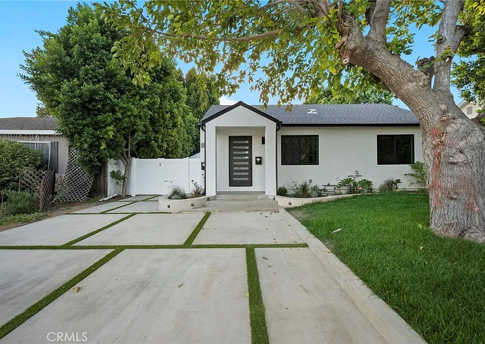 5865 Tobias Ave