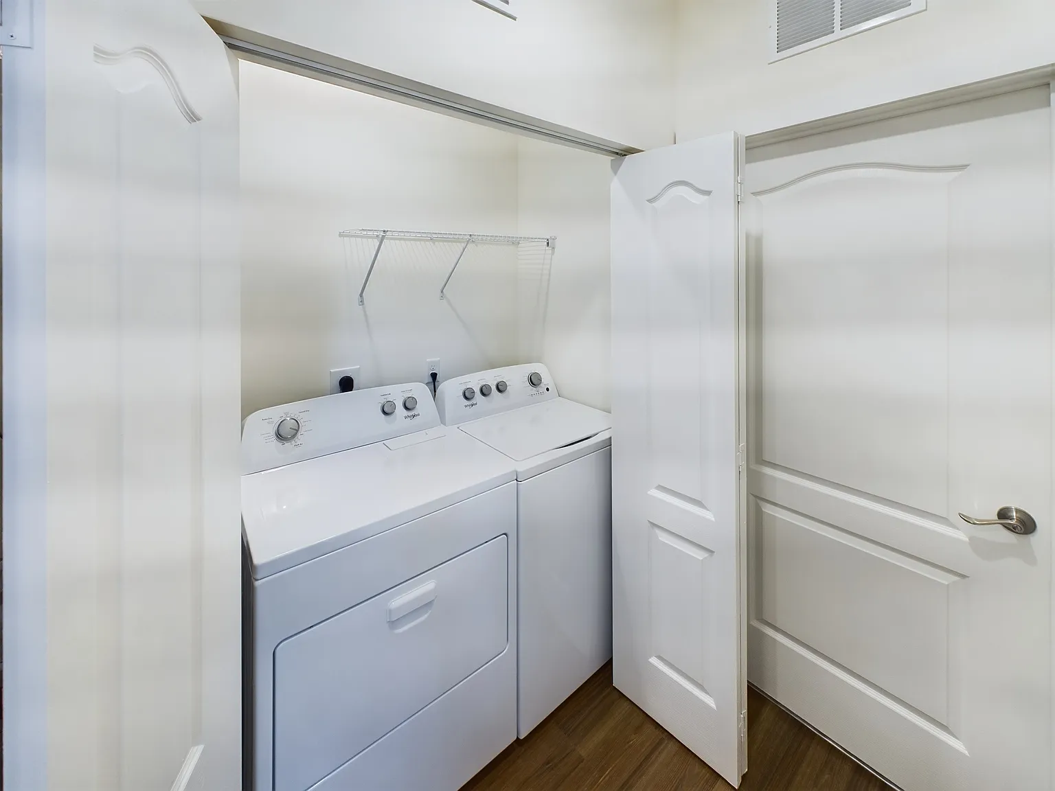 2 bed, 1180 sqft, $2,029 — Photo 4