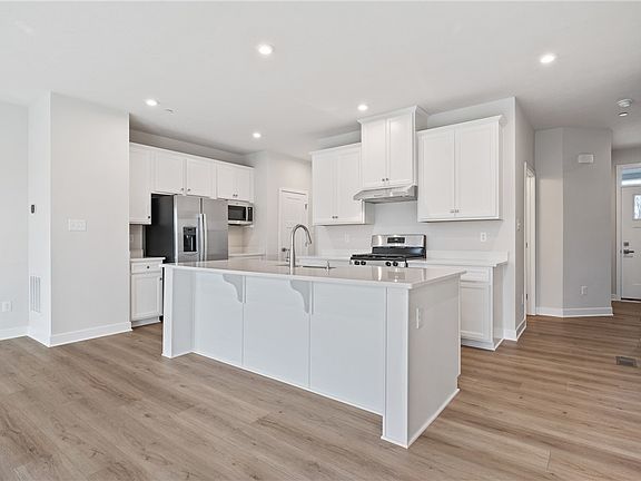 3rd image of 1003 Wellington Ct
