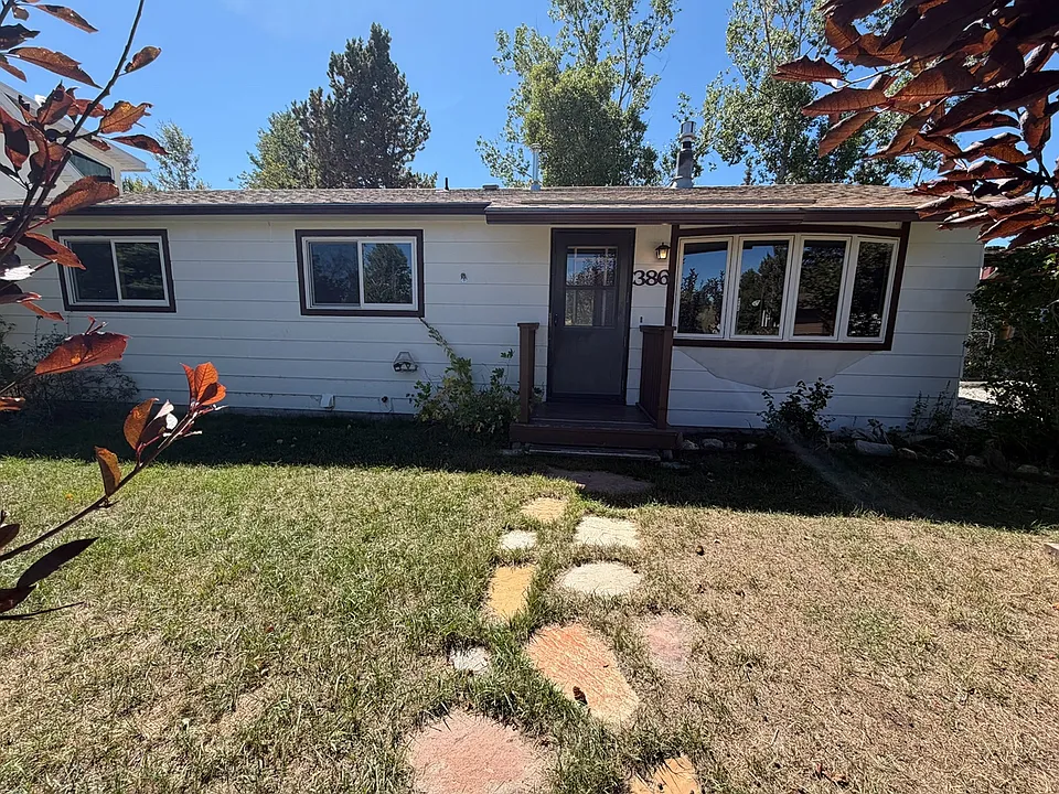 386 Quartz Ave