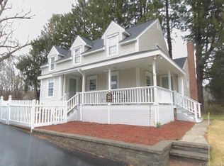 153 Great Neck Rd, Waterford, CT 06385