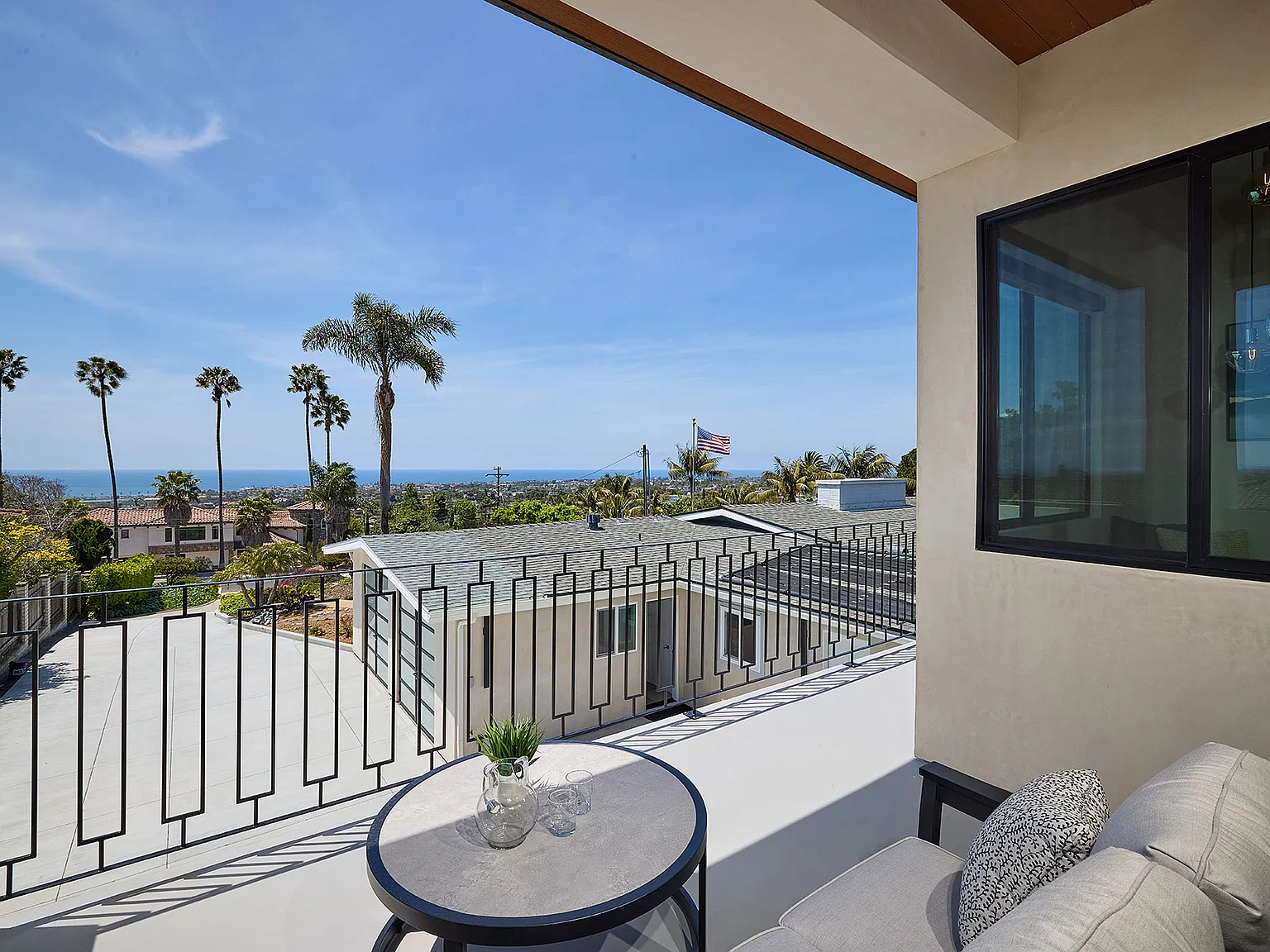 2 bed, 1200 sqft, $5,999 — Photo 4