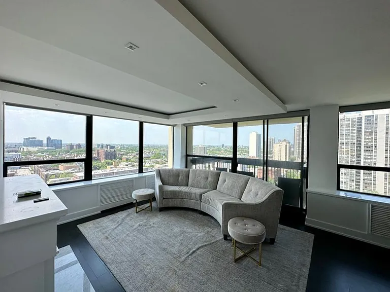 1360 N Sandburg Ter #2012C — Photo 6