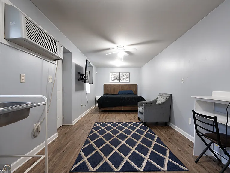 970 Hubbard St SW #2 — Photo 1