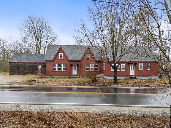 3rd image of 569 Middle Road