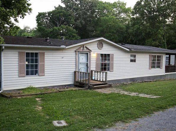 210 Maple St, Adams, TN 37010