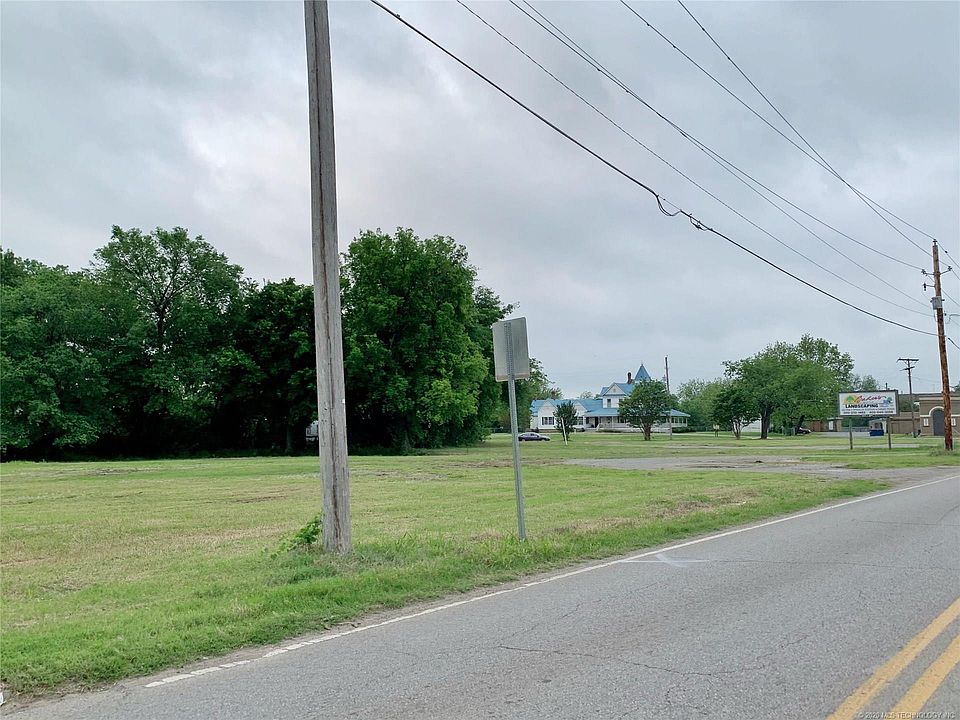2nd image of 2800 N Main St