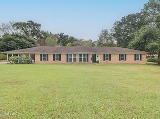726 Central Ave W, Wiggins, MS 39577