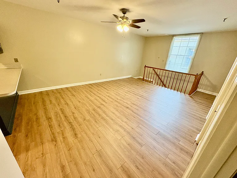 916 Dumaine St #4 — Photo 8