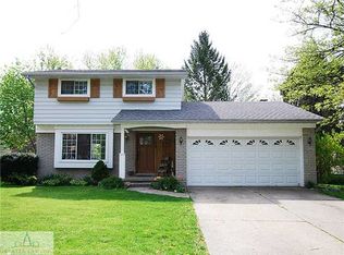 1333 Red Leaf Ln, East Lansing, MI 48823